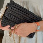 Sac pochette chaîne gris anthracite rabat droit fait main confectionné au crochet