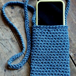 Pochette téléphone bleu jean lurex argenté fait main confectionné au crochet