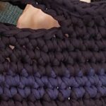 Sac poignées noir/2 raies bleu marine fait main confectionné au crochet