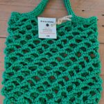 Petit sac “filet” vert menthe lurex fait main confectionné au crochet